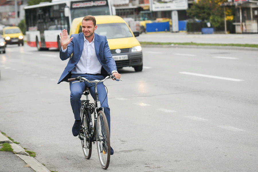 GRADONAČELNIK BANJA LUKE NA POSAO STIGAO BICIKLOM Podržao Dan bez automobila