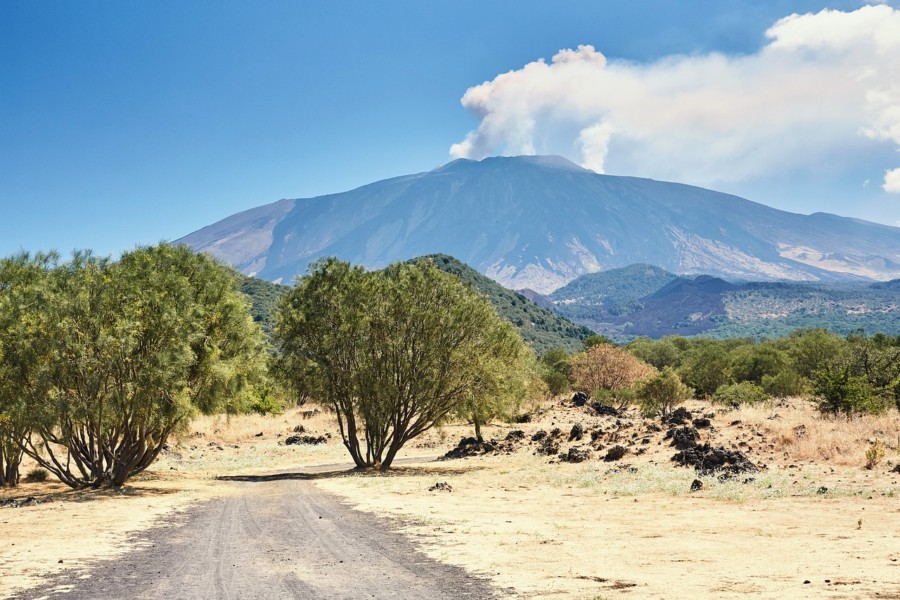 LAVU IZBACIVAO OKO 500 METARA UVIS Ponovo proradio vulkan Etna