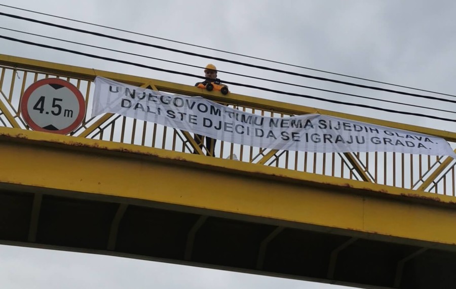TRANSPARETIMA PROZIVAJU STANIVUKOVIĆA Dali ste djeci da se igraju grada