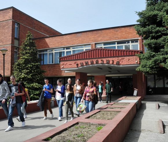 GIMNAZIJALAC ZARAŽEN ŠUGOM Parazitno oboljenje među banjalučkim srednjoškolcima