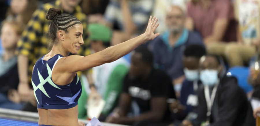 NEKA JE SA SREĆOM! Udaje se Ivana Španović, a svi su iznenađeni ko će joj pjevati na veselju (FOTO)