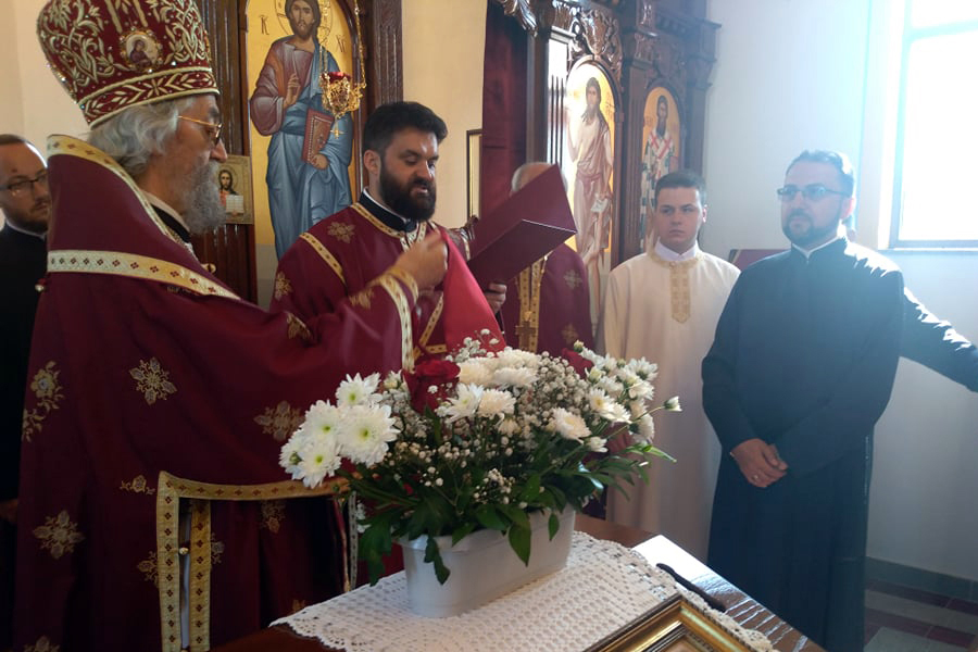 NOVI GRAD Vladika Jefrem osveštao novoizgrađeni hram u Ravanicama