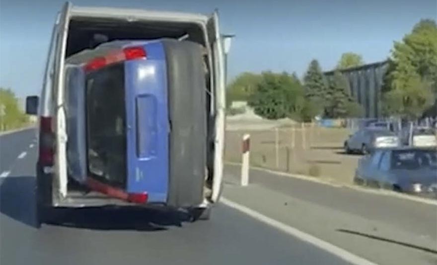 "BALKANSKA POSLA" Ugurao automobil u kombi i vozi!