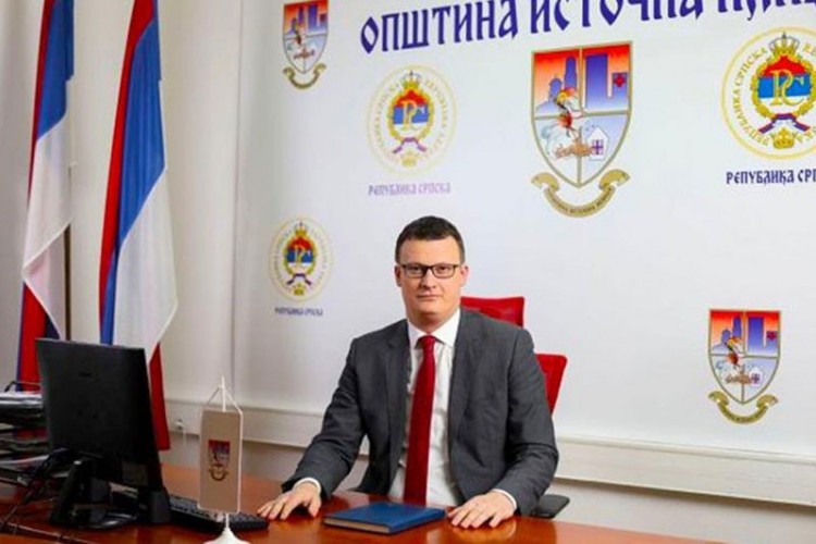 STIPENDIJE ZA USPJEŠNE STUDENTE opštine Istočna Ilidža
