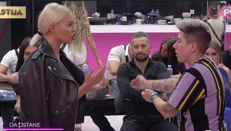 ŽESTOKA SVAĐA U BELOJ KUĆI Aleks napala Matoru: "Ti si psihopata"