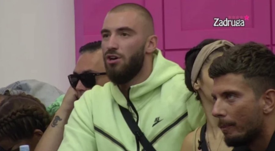 ŠOK INFORMACIJA! Mensur uživo u programu slučajno otkrio koliki mu je nedeljni honorar u Zadruzi, vrtoglava cifra je u pitanju!