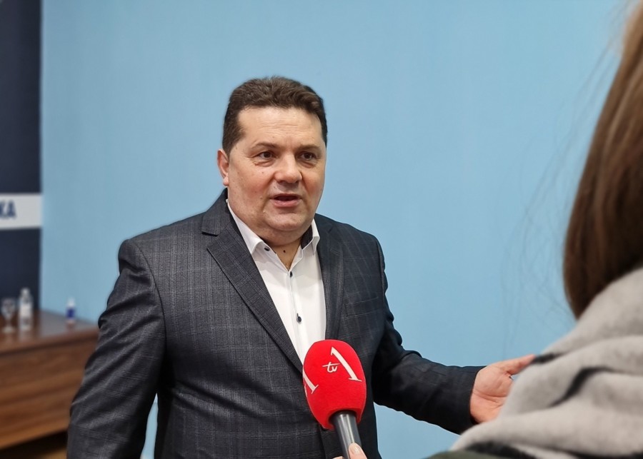 ONO ŠTO NAS UJEDINJUJE JAČE OD SVAKOG NESLAGANJA Stevandić čestitao Dan jedinstva