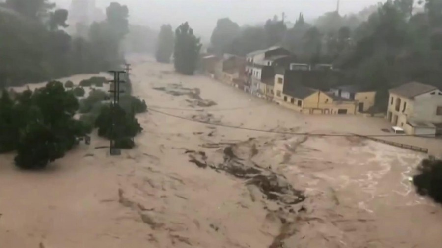 ŠPANIJA U PRIPRAVNOSTI, poplave i oluje digle vlast na noge