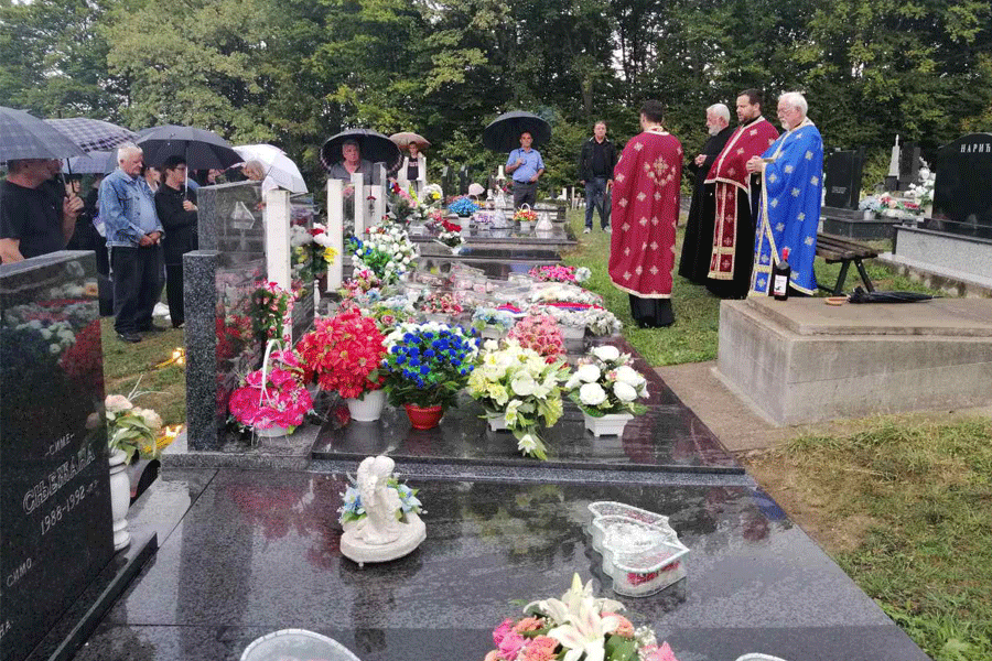 SLUŽEN PARASTOS ZA 16 ubijenih Srba u Serdarima