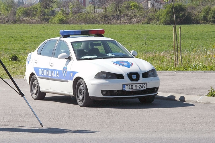PIJAN IZAZVAO SAOBRAĆAJNU NEZGODU, pa uhapšen