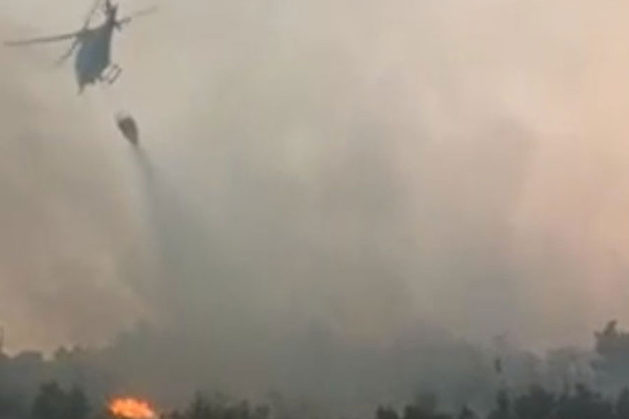 HELIKOPTER GASI POŽAR u Trebinju