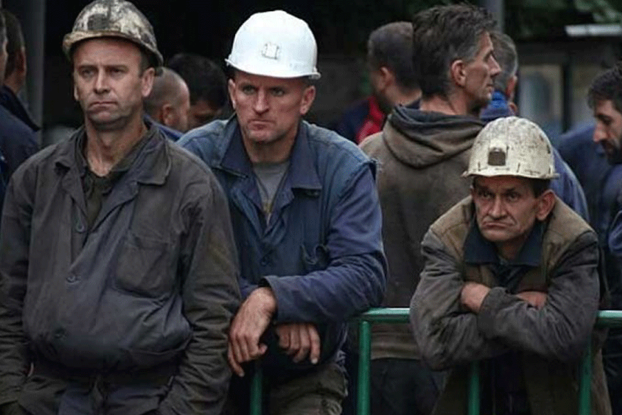 RUDARI U PONEDJELJAK PROTESTVUJU PRED FEDERALNOM VLADOM zbog neisplaćene plate
