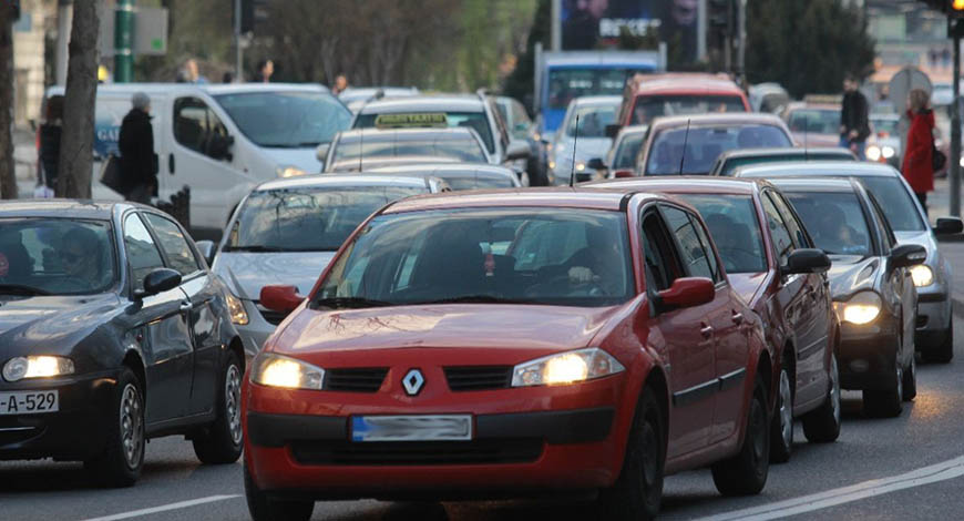 SVE MANJE OBRAZACA: Građani NE MOGU REGISTROVATI VOZILA! Ministar nudi PRIVREMENO RJEŠENJE
