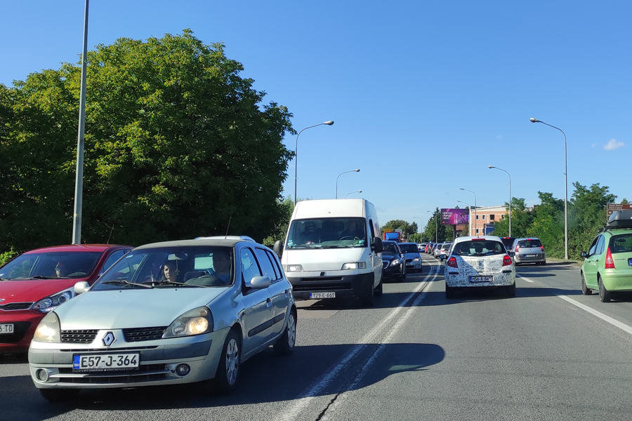 POVOLJNI USLOVI ZA VOŽNJU Oprez zbog brojnih radova, na graničnim prelazima bez dužeg zadržavanja
