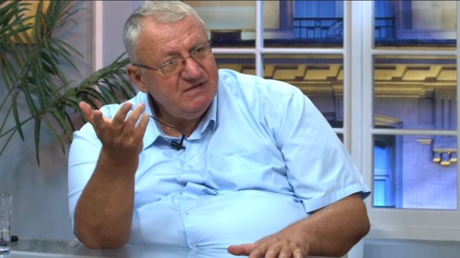 ŠEŠELJ SPREMA OSVETU BANKARIMA Dosta ste zelenašili po Srbiji, vrijeme je da se presudi!