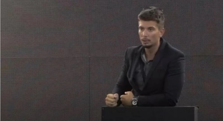 OTAC MI SE BORI SA RAKOM, A MAJCI SU ODSJEKLI NOGU! Potresna životna ispovijest zadrugara ledi krv u žilama, morao da pobjegne iz zemlje!