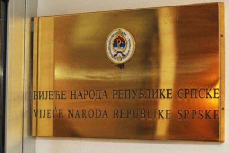 KLUB BOŠNJAKA: Pokretanje postupka zaštite vitalnog interesa na Zakon o ćirilici