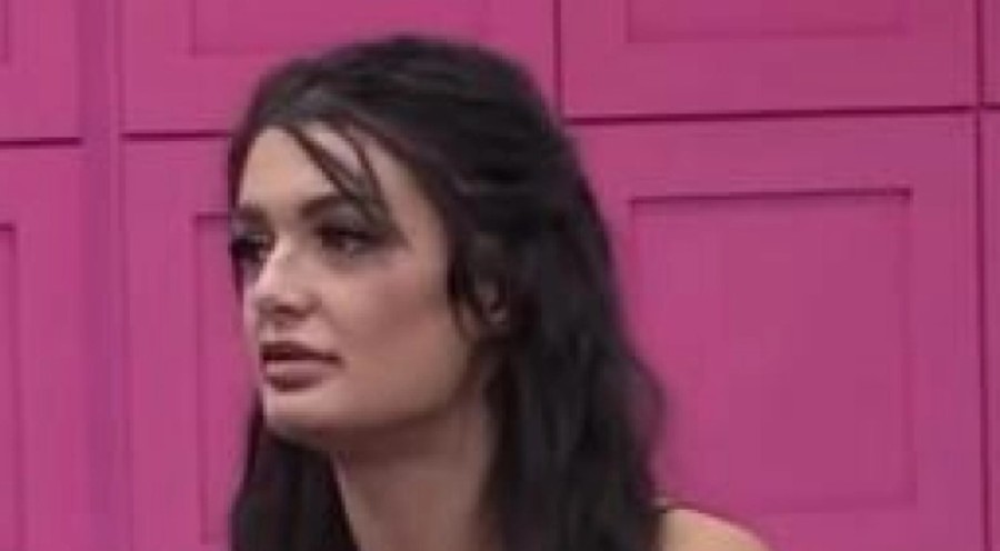RAZUZDANA VIKTORIJA POKAZALA ČIME RASPOLAŽE! Potpuno izgubila kontrolu i miješala zadnjicom, Gastoz nije skidao pogled sa njenih oblina! (FOTO)