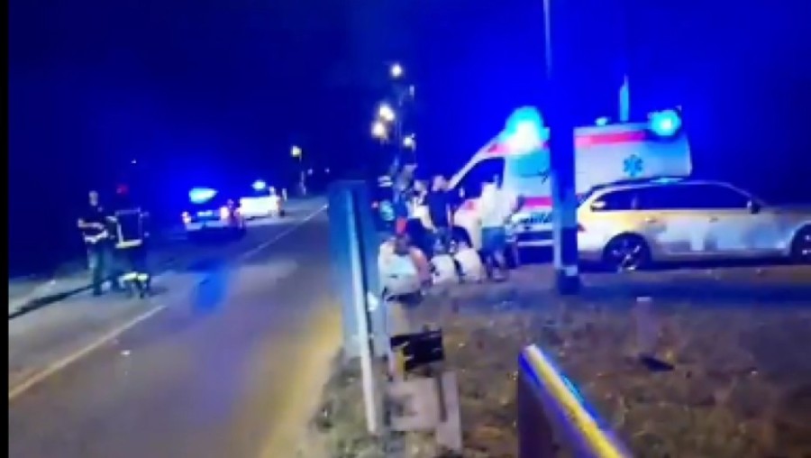UŽAS U BAVANIŠTU: Dva automobila se sudarila sa kombajnom, blokiran saobraćaj!