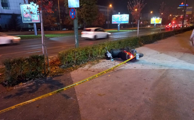 POVRIJEĐEN MOTOCIKLISTA u saobraćajnoj nesreći
