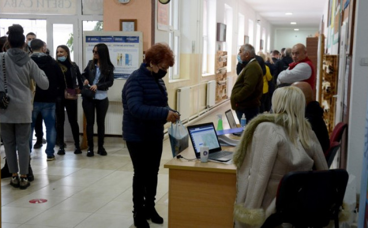 PRVI REZULTATI IZBORA NA KOSOVU: U 11 opština (grado)načelnici će se birati u drugom krugu!