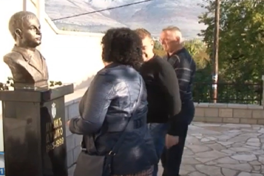 TREBINJE NE ZABORAVLJA hrabrost palog vojnika!
