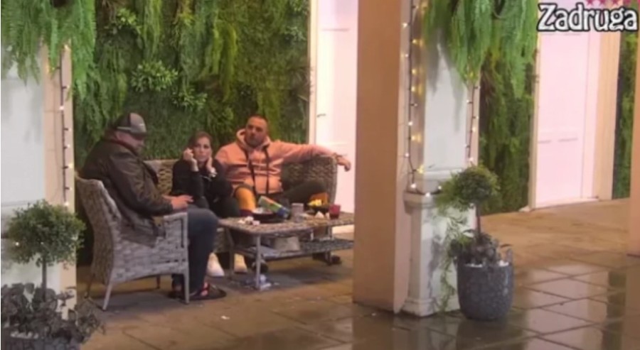 RAZVOD NA POMOLU! Car poljubio Dalilu, ona nije skidala osmijeh sa lica, blista od sreće!