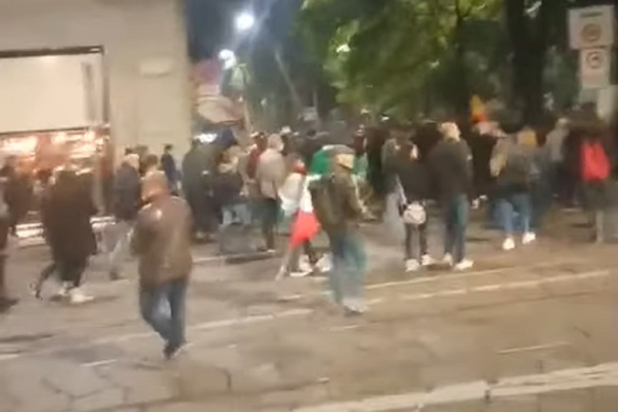 PROTESTI U MILANU! Narod izašao na ulice protiv restrikcija!