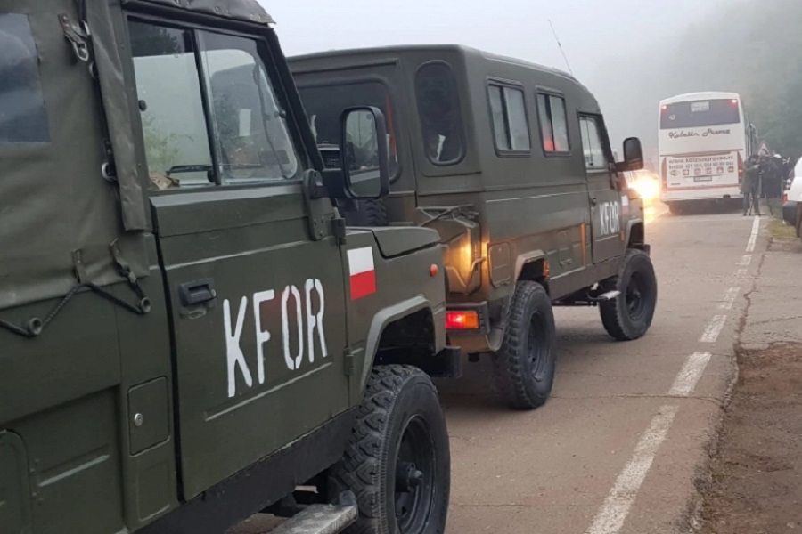 "NASTAVLJA DA SPROVODI SVOJ MANDAT" Kfor sa tzv. kosovskom policijom pojačao patrole na sjeveru