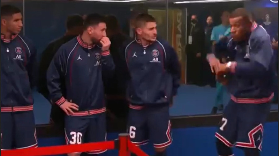URNEBESNO! Sudija uplašio Mbapea, njegova reakcija nasmijala je cijeli svijet! (VIDEO)