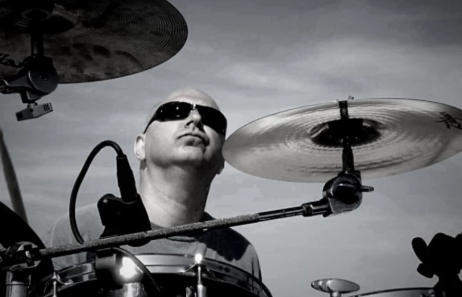 TUGUJE CIJELA JUGOSLAVIJA Iznenada preminuo legendarni muzičar "Atomskog skloništa"!