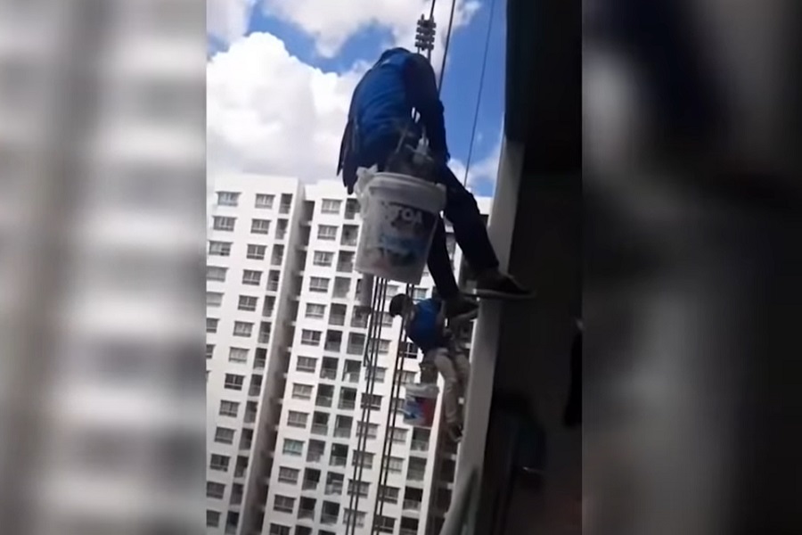 PROBALA UBITI RADNIKE na 30. spratu zgrade! (VIDEO)