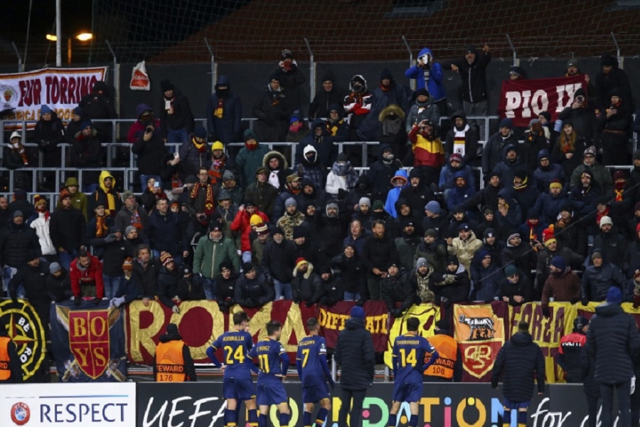 NAVIJAČI ROME POSTROJILI IGRAČE POSLIJE DEBAKLA! Brukanje im je teško palo, Murinjo preuzeo odgovornost! (VIDEO)