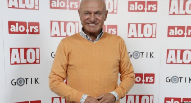 NEUTJEŠNA SUPRUGA ŠABANA ŠAULIĆA Kralj narodne muzike danas bi proslavio 71. rođendan! Rodni grad mu odao počast na spektakularan način (FOTO)