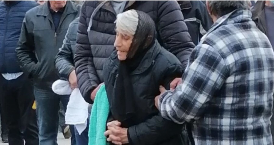 TUŽAN PRIZOR NA PARASTOSU PORODICI ĐOKIĆ: Jecaji se prolamali grobljem, riječi Goranove majke slamaju srce!