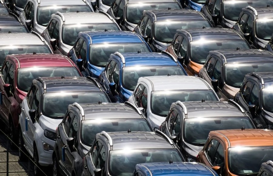 "GRAĐANI ĆE SIGURNO MORATI DIZATI KREDIT ZA AUTO" Srpsku očekuje novi rast cijena polovnjaka