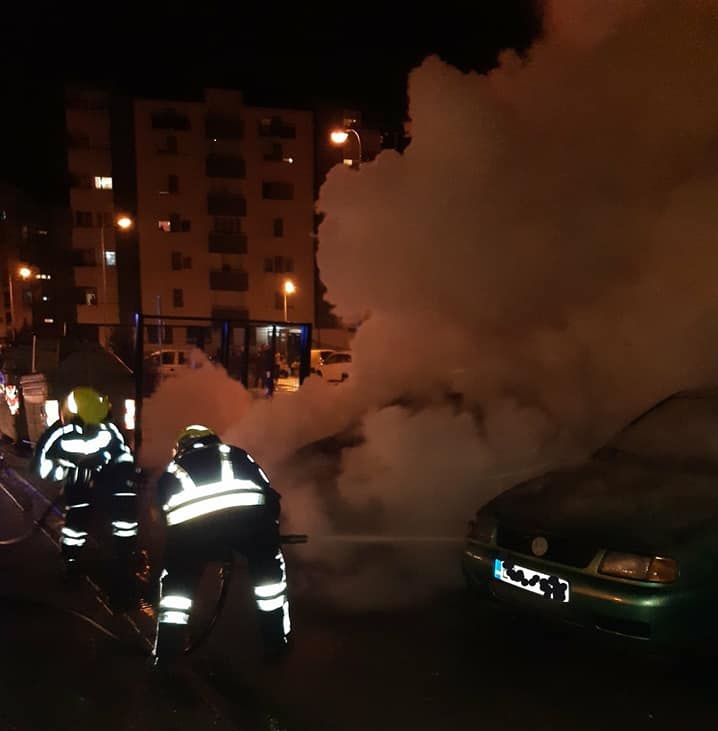 AUTOMOBIL U BANJALUCI u potpunosti izgorio! (FOTO)