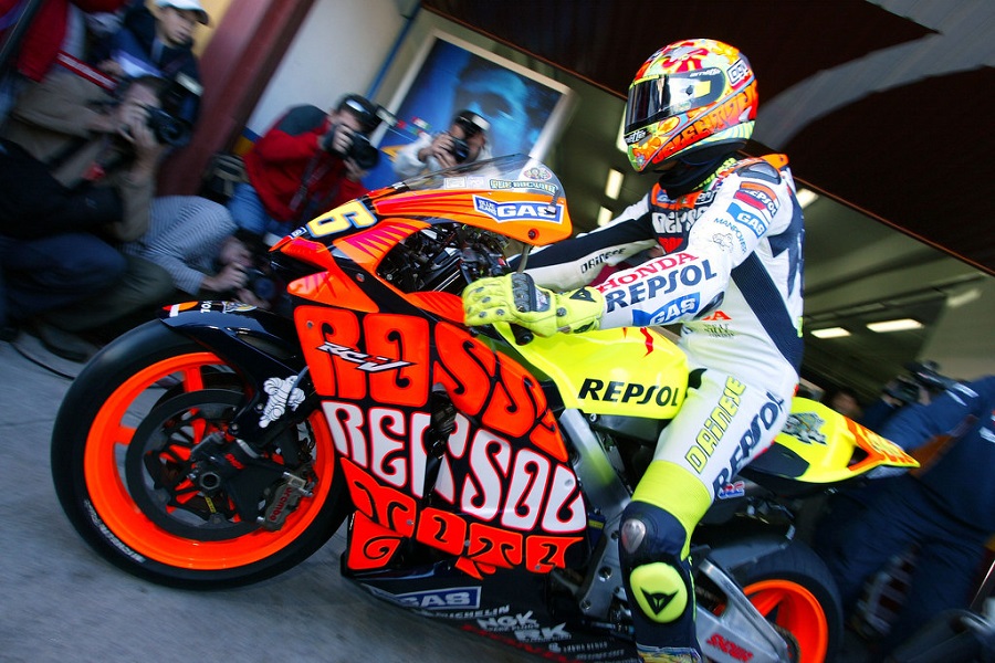 NAJBOLJI MotoGP VOZAČ SVIH VREMENA u problemu pred trku u Valensiji!