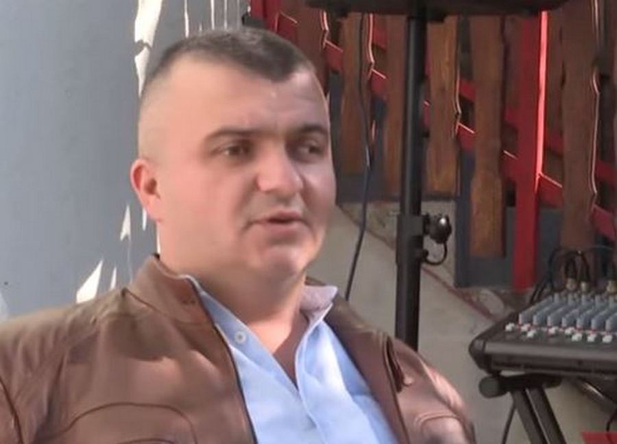 "NEMAŠ KEŠA, NEMA PROBLEMA" Evo kako banjalučkom harmonikašu PLAĆAJU MUZIČKE ŽELJE
