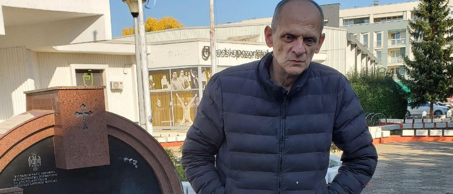 DIPLOMIRANI EKONOMISTA mjesec dana ŽIVI I SPAVA u automobilu po banjalučkim parkinzima