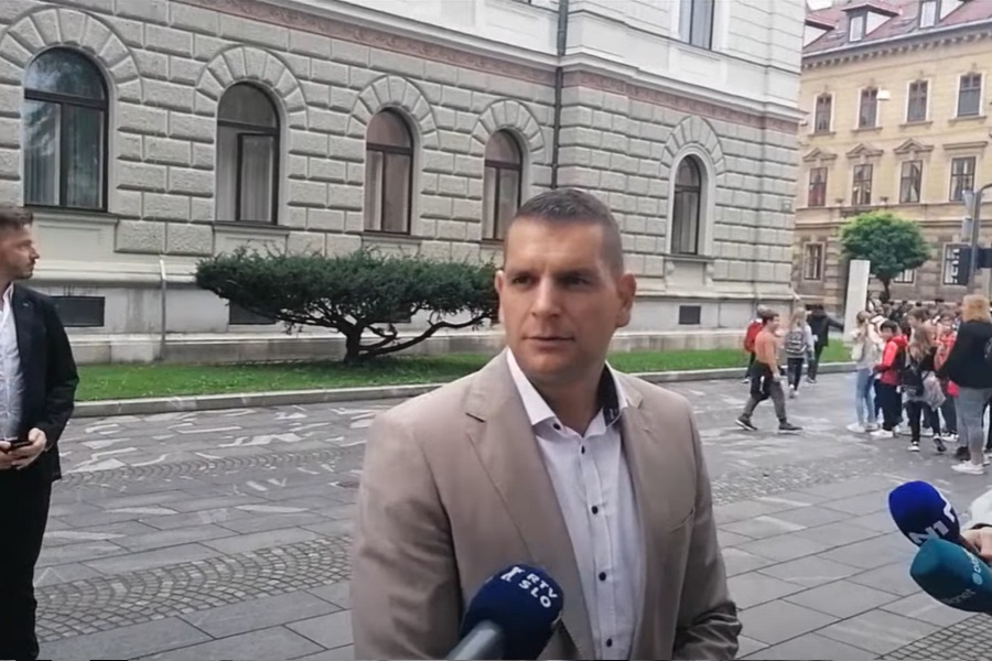 SLOVENIJA: POLICIJA u kući vođe protesta!
