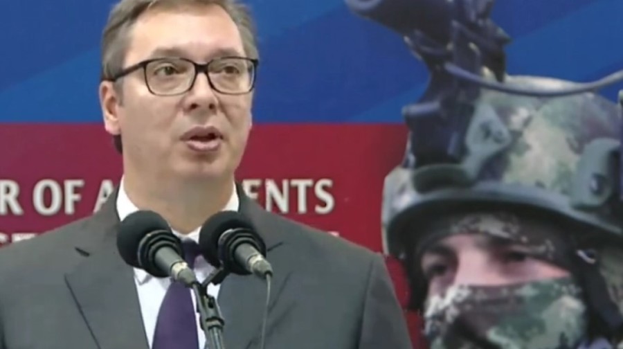 VUČIĆ STIGAO U RAŠKU! Predsjednik Srbije posjetio vojnike, nakon toga obilazi žandarmeriju