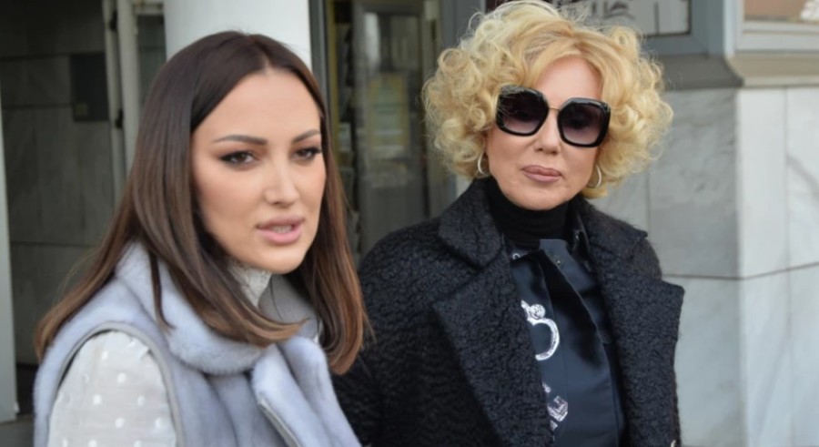 ALEKSANDRA PRIJOVIĆ SPAKOVALA KOFERE: Pokazala gdje uživa na odmoru, od pogleda ZASTAJE DAH! (FOTO)
