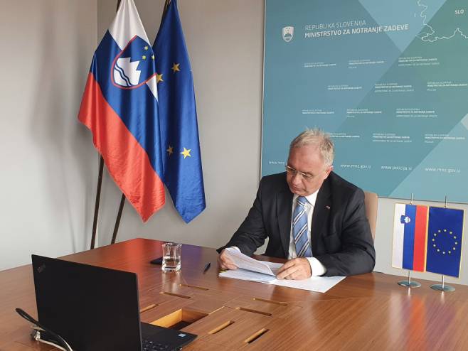 OPOZICIJA U SLOVENIJI TRAŽI SMJENU MINISTRA UNUTRAŠNJIH POSLOVA:Hojs odgovoran za doprinos vanrednom stanju u zemlji