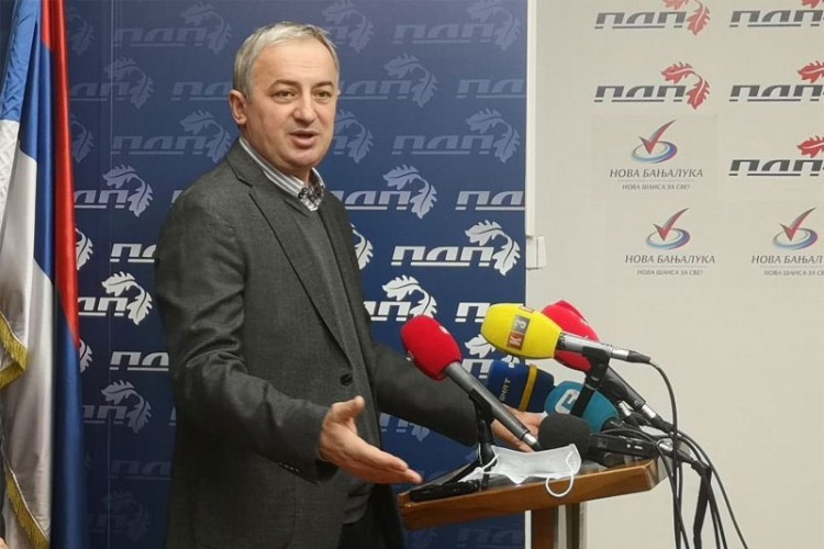 BORENOVIĆ KAŽE DA OPOZICIJA NEĆE DOZVOLITI zveckanje oružjem u BiH