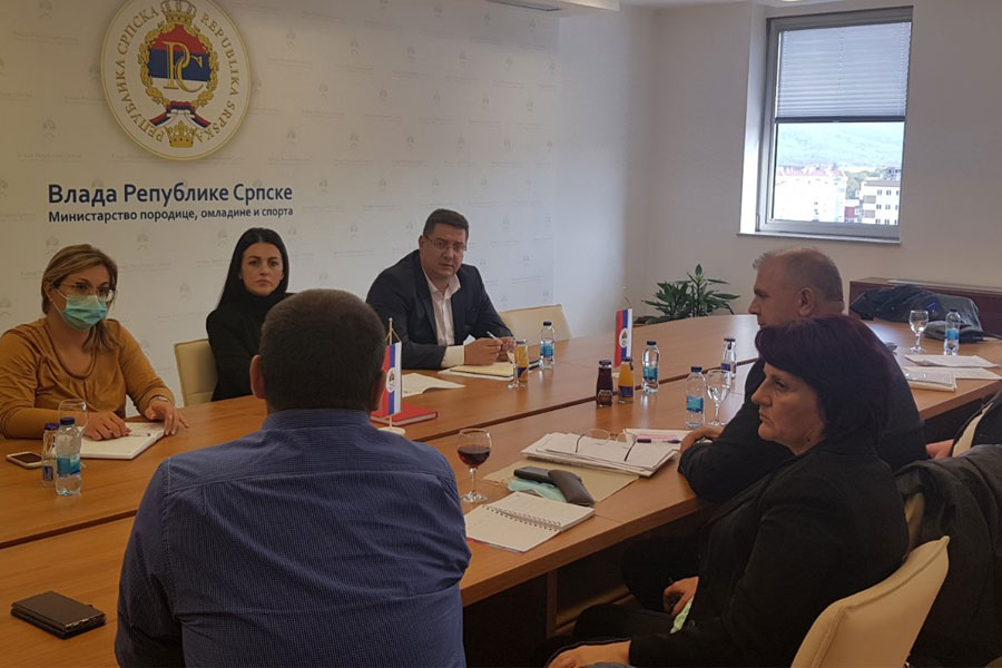 DAVIDOVIĆEVA SA UDRUŽENJEM "ČETIRI PLUS" o unapređenju populacione politike