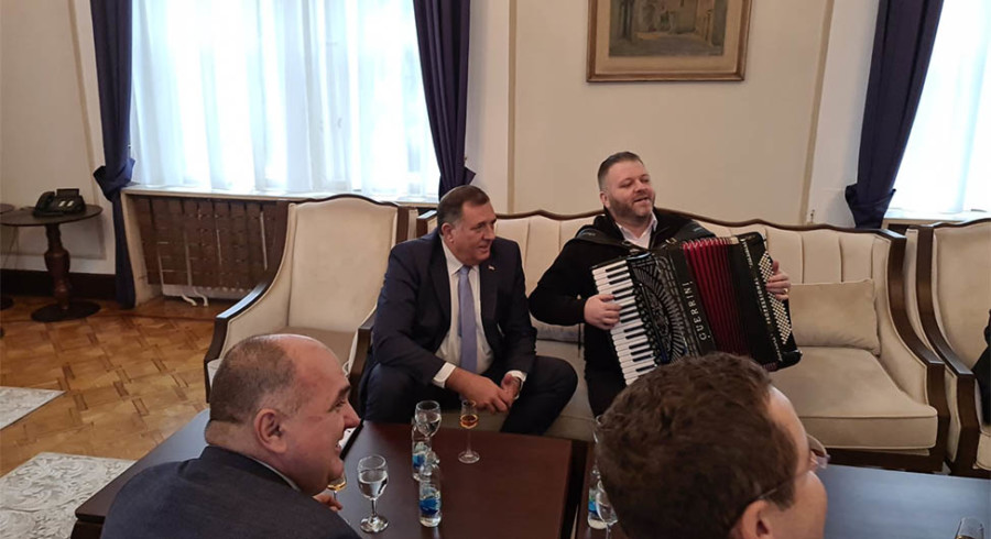 Dodik odgovorio Komšiću: ŠTO ME NISI SPRIJEČIO KADA SI TAKVA JUNAČINA?