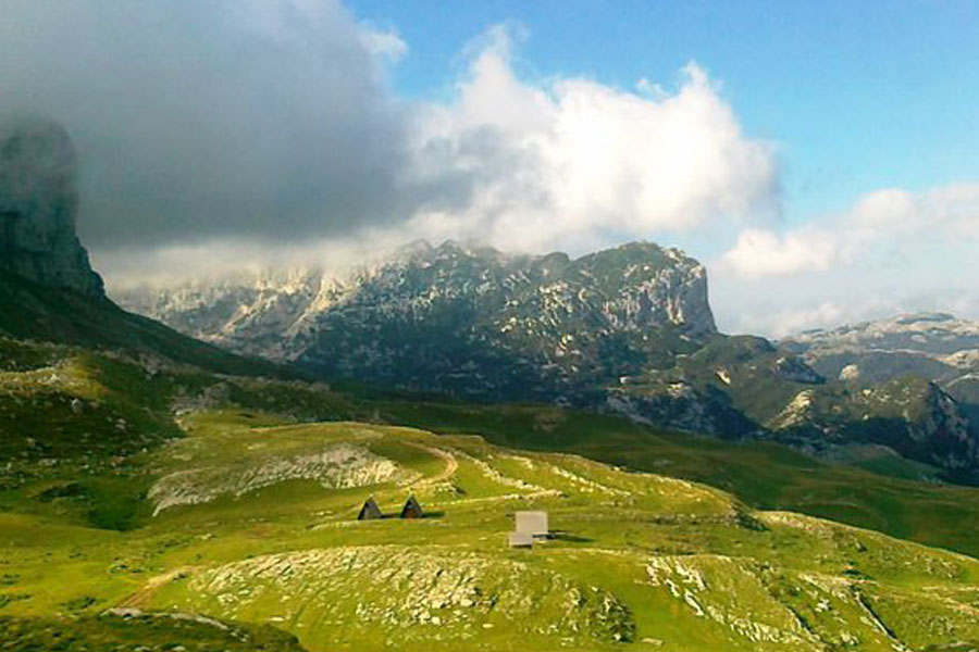 TURISTA IZ SRBIJE SA DURMITORA ZVAO GORSKU SLUŽBU SPAŠAVANJA Razlog će vas frapirati