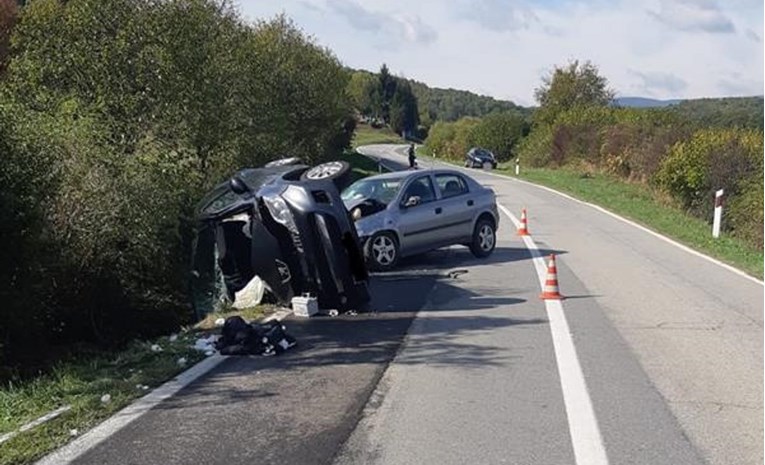 TEŠKA SAOBRAĆAJKA KOD NOVE GRADIŠKE: povrijeđeno dijete od dvije godine, mladić podlegao ranama (FOTO)