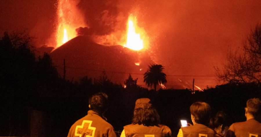 SLIKE UŽASA: Vulkan na španskom ostrvu La Palma ostavlja pustoš! (FOTO)
